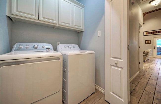 Group Getaway w/ Pool, Boat Dock 2 Homes Laguna Village Retreat by Avantstay - Foto 20