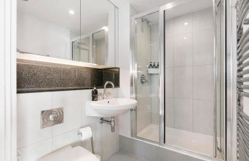 Beautiful Two-Bedroom Flat on the Riverside with Spectacular Views - Foto 14