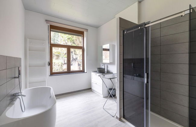 Beautiful Holiday Home in Dinant With Garden - Photo 18