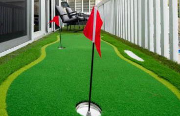 Beachfront Oasis w Htd Pool Cinema Game-Room Tiki - Foto 31