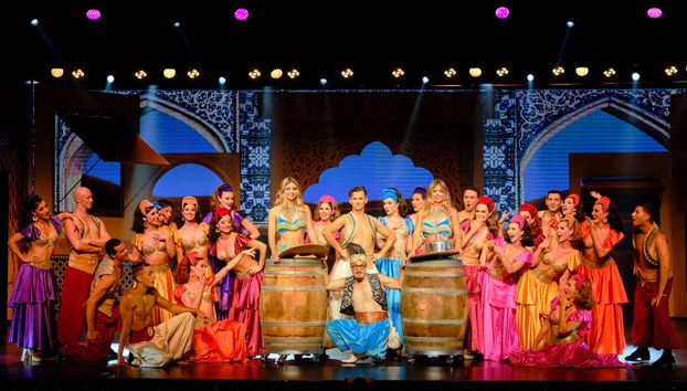 O elenco de artistas do Benidorm Palace