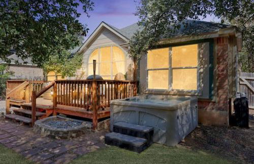 Artist Retreat at Cypress Creek - Hotub - Sleeps 9 - Photo 1