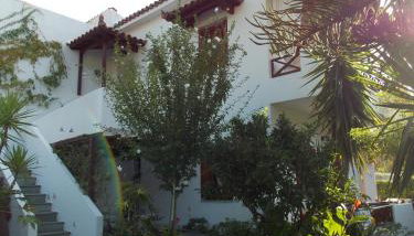 Katikies Stamatias Studios & Maisonettes - Foto 3, Garden, Garden view