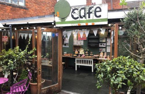 Two bed flat in popular York Rd - Foto 17