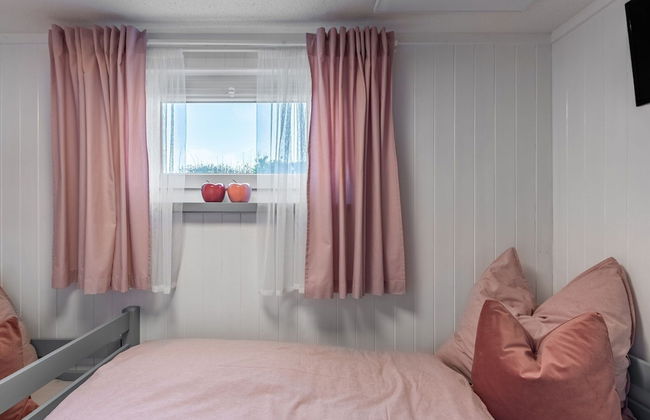 Holiday Home on the Mountain With Views - Photo 4