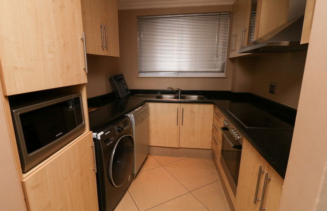 1 Bedroom Luxury Apartment - Photo 14