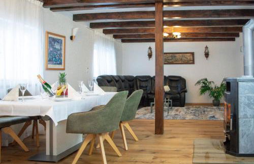 Lovely villa Monte close to Cologne with three bedrooms and one bathroom - Foto 9