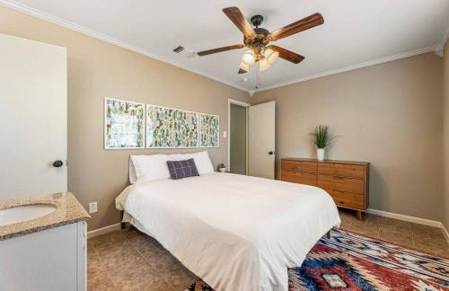 Pet-Friendly Aggie Village - Fire Pit Games and walk to Texas AnM - Foto 21