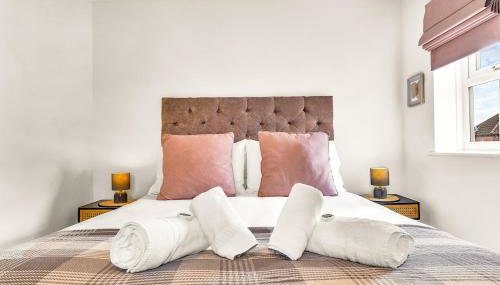 Wheatley House - Great Location - Free Parking, Self-Check-In, Fast Wifi and Smart TVs by Yoko Property - Foto 2