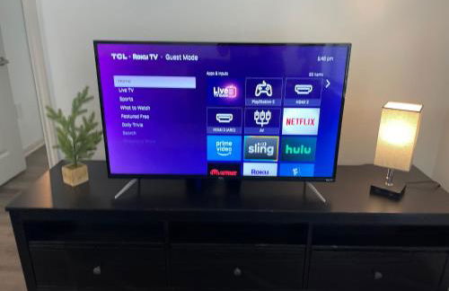 Centrally-Located 1BR Suite with Resort Pool View - Foto 3