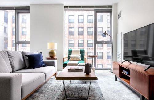 Loop 1BR w Pool Gym nr Financial District CHI-282 - Foto 1