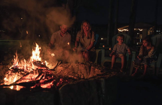 Secluded Waterfront Retreat for 23 Dock, Pets OK - Foto 56