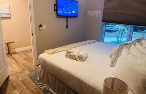 Gorgeous vacation home on the water with heated pool and sand! - Foto 40