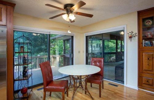 Connestee Lakefront Retreat · Lakefront Retreat in Connestee Fal - Foto 7