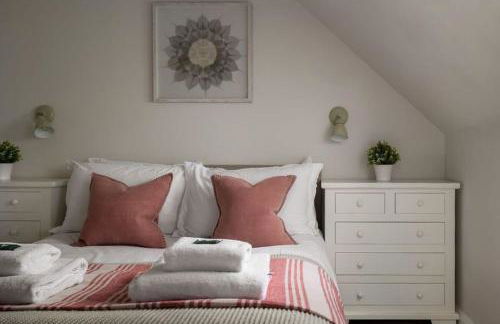 Stone Barn, contemporary barn conversion - Photo 29