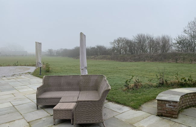 Luxury Studio Cottage at Foot of Yorkshire Wolds - Photo 13