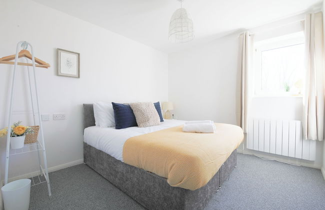 2 Bed Apartment Overlooking Water - Foto 9