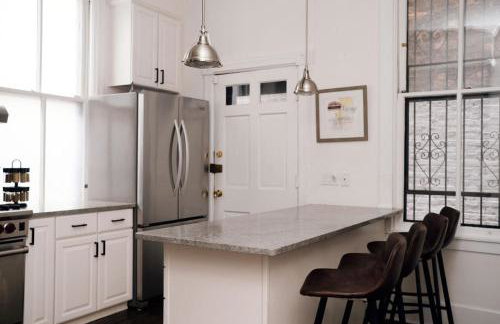 Top 1 Rated 4BR Lincoln Park House - King Bed - Photo 57