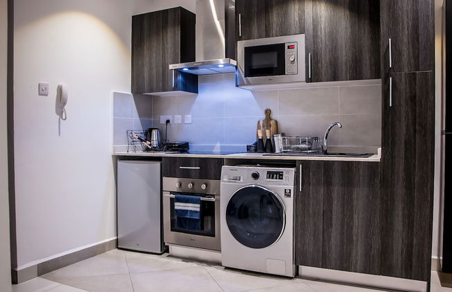 Embassy Gardens Premier Suites - Photo 24