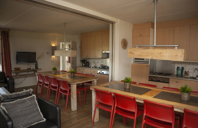Combined Bungalow with Decorative Fireplace near Veluwe - Photo 6