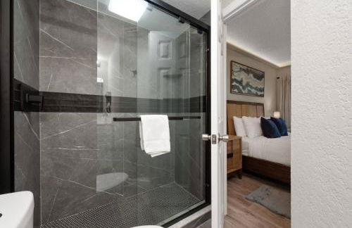 2 Suites at The Enclave Near Universal - Foto 14