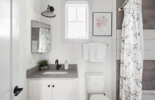 Brand New Luxury Home near Downtown - Foto 41