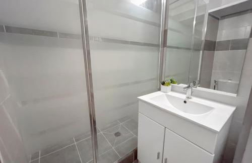 Studio confortable avec climatisation au Cap d'Agde avec port, plages et nature accessible à pied - Foto 9