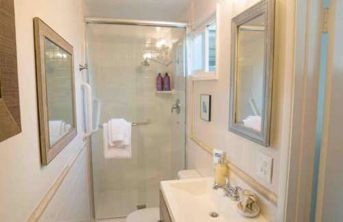 STUNNINGLY PERFECT Beach ALL NEW REMODEL Galore - Foto 21