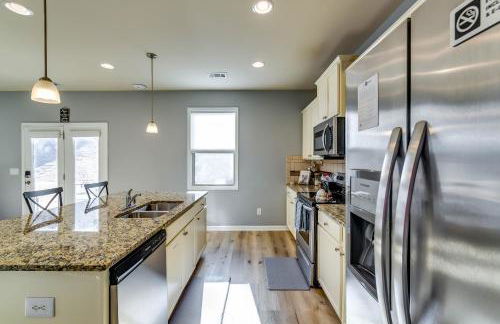 Open Plan Arcade Home with Natural Hardwoods Sleeps 10 - Foto 43