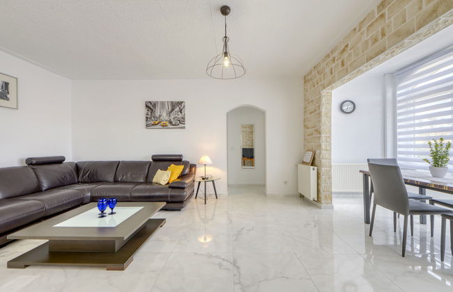 4 bedroom House in Castelló d'Empúries with private pool and garden - Photo 22