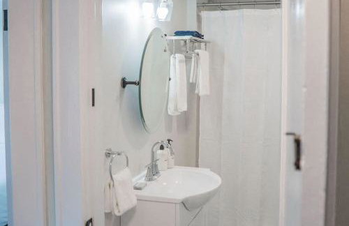 Jefferson & Grounds 3BR Steps from HWS and Hot Tub - Foto 29