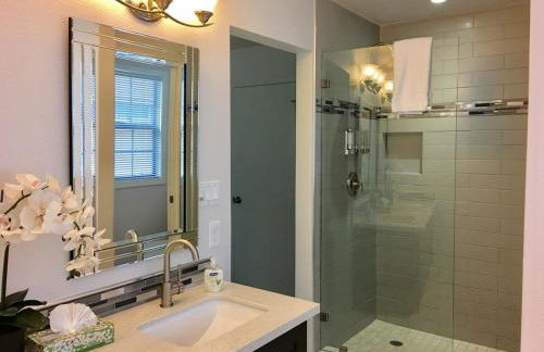 Sonoma Hideaway 3BD 2,5 BATH, Beautiful Patio and Garden - Foto 22