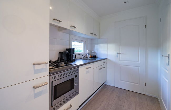 Well Furnished Chalet with Garden near Brunssummerheide - Photo 2