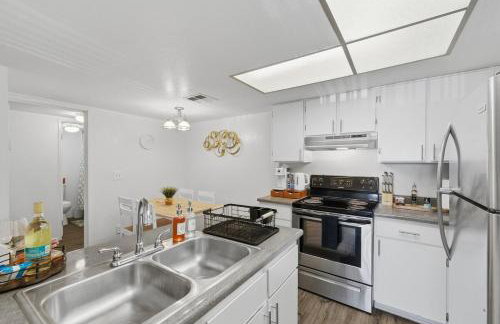 Downtown Mesa Stay Near Arts, hospitals & Campus - Photo 19