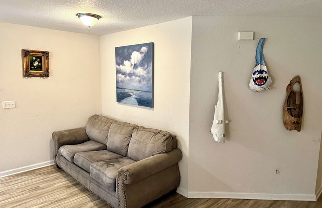 3 Bed Home 5 Mins to JAX Airport & Zoo - Foto 24