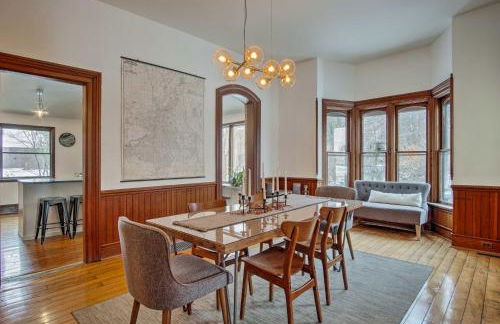 Historic Michigan Farmhouse with Grill and Fire Pit! - Foto 3