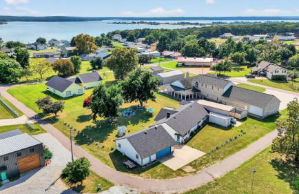 Renovated 4BR Lake Texoma Retreat with Hot Tub - Foto 55