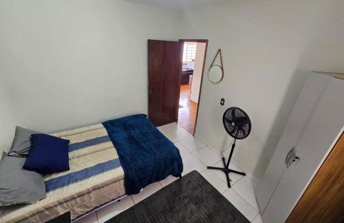 Casa ampla mobiliada com estacionamento para até 5 veículos - Foto 22