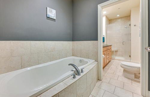 Heart of Dtwn Omaha Historical Apt with Perks - Foto 28