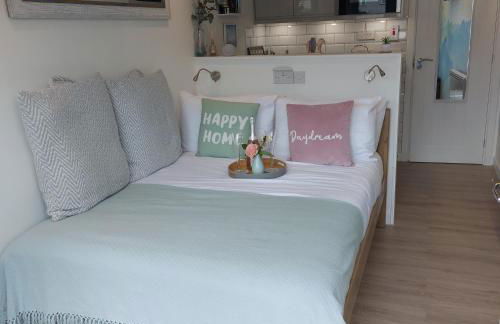 The Snug - Cosy Retreat for Two - Photo 25