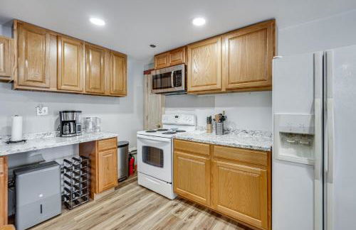 2BR Hilltop Retreat on 12 Acres! VAST Trail Access - Foto 12