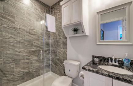 Sleeps 26 2 Homes w/ Waterfront Pool + Boat Dock Laguna Village Escape - Foto 56