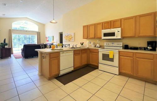 Restful 4BR 3BA with BBQ, Heated Pool & SPA - Foto 12