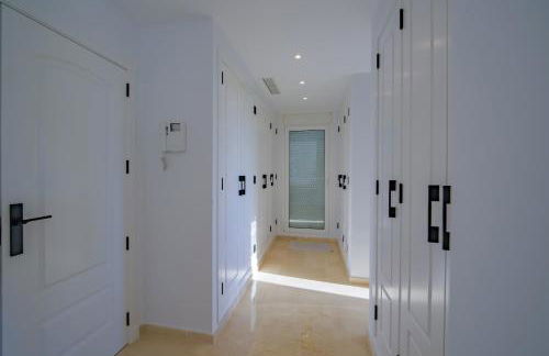 Luxurious 3-Bedroom Penthouse in Los Monteros Marbella - Foto 36