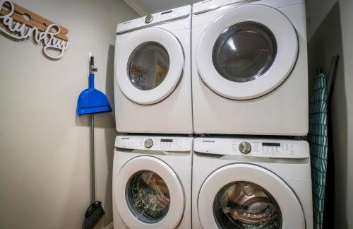 Par-Tee Haus I- Game Room & Hot Tub-Walk to Helen - Foto 48