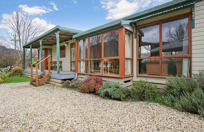 R & R in Bright - Short walk to town - Foto 1