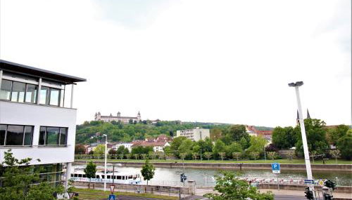 Luxury city apartment - view of river and castle - Foto 4