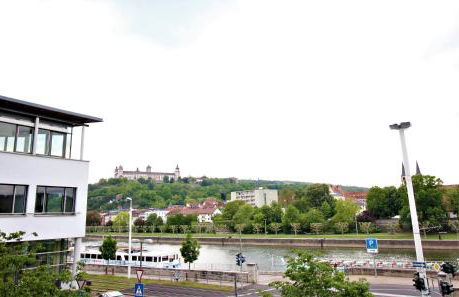 Luxury city apartment - view of river and castle - Foto 4