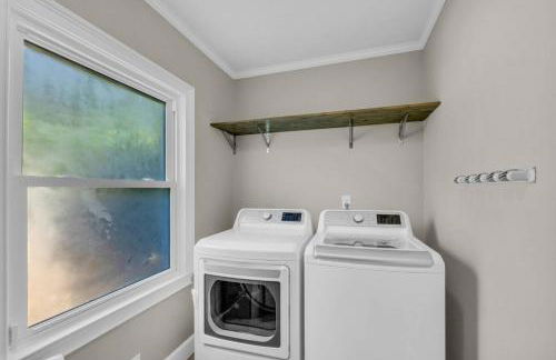 The Wexford French Chateau w Pool - Photo 24