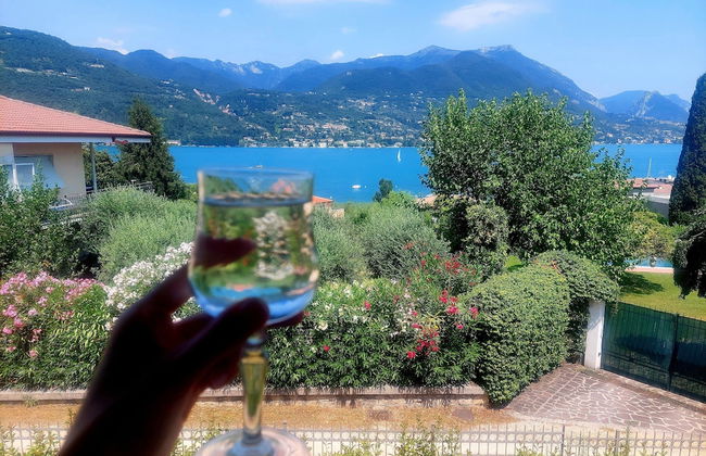 Spacious Villa Over two Floors, Amazing View and Private Garden for 9 Guests - Photo 27